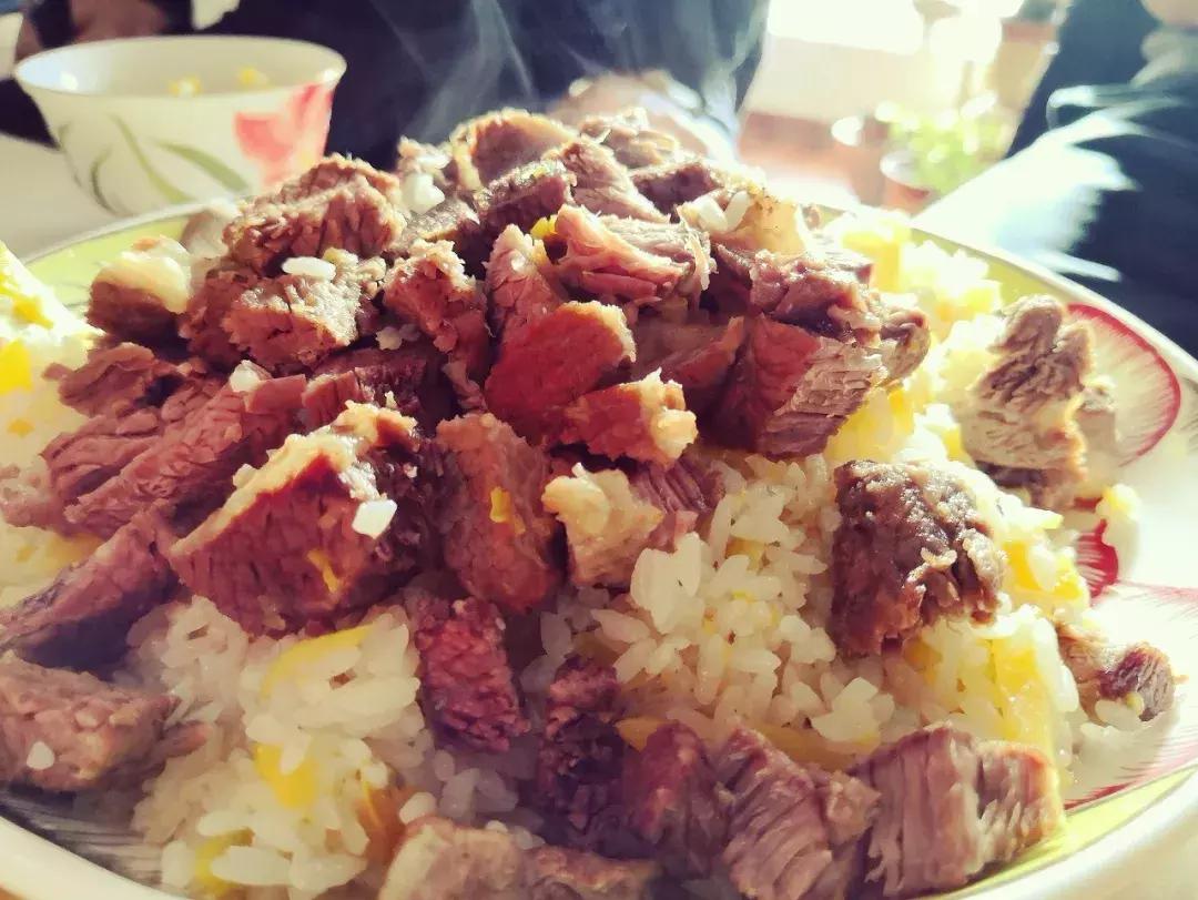 新疆巷弄中的隐秘美食之旅